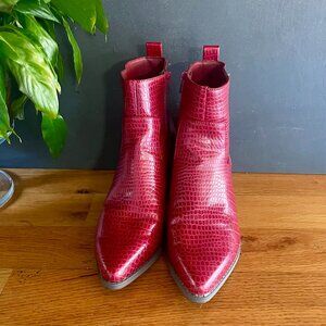 Maurices Red Croc Embossed Faux Leather Western Ankle Boots Women’s 8.5M